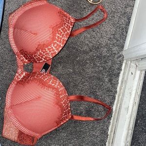 victoria secret bombshell